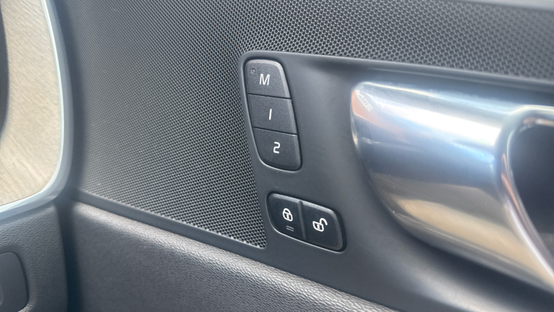 Volvo Xc60 2.0 B5P [250] Inscription Pro 5dr Geartronic Petrol Estate